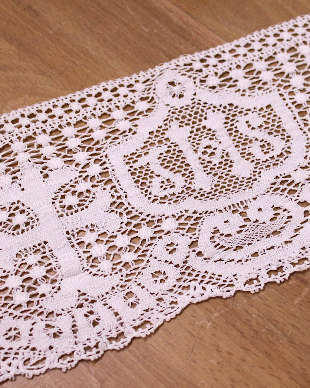 Ladies Alb - Traditional, button front, gathered