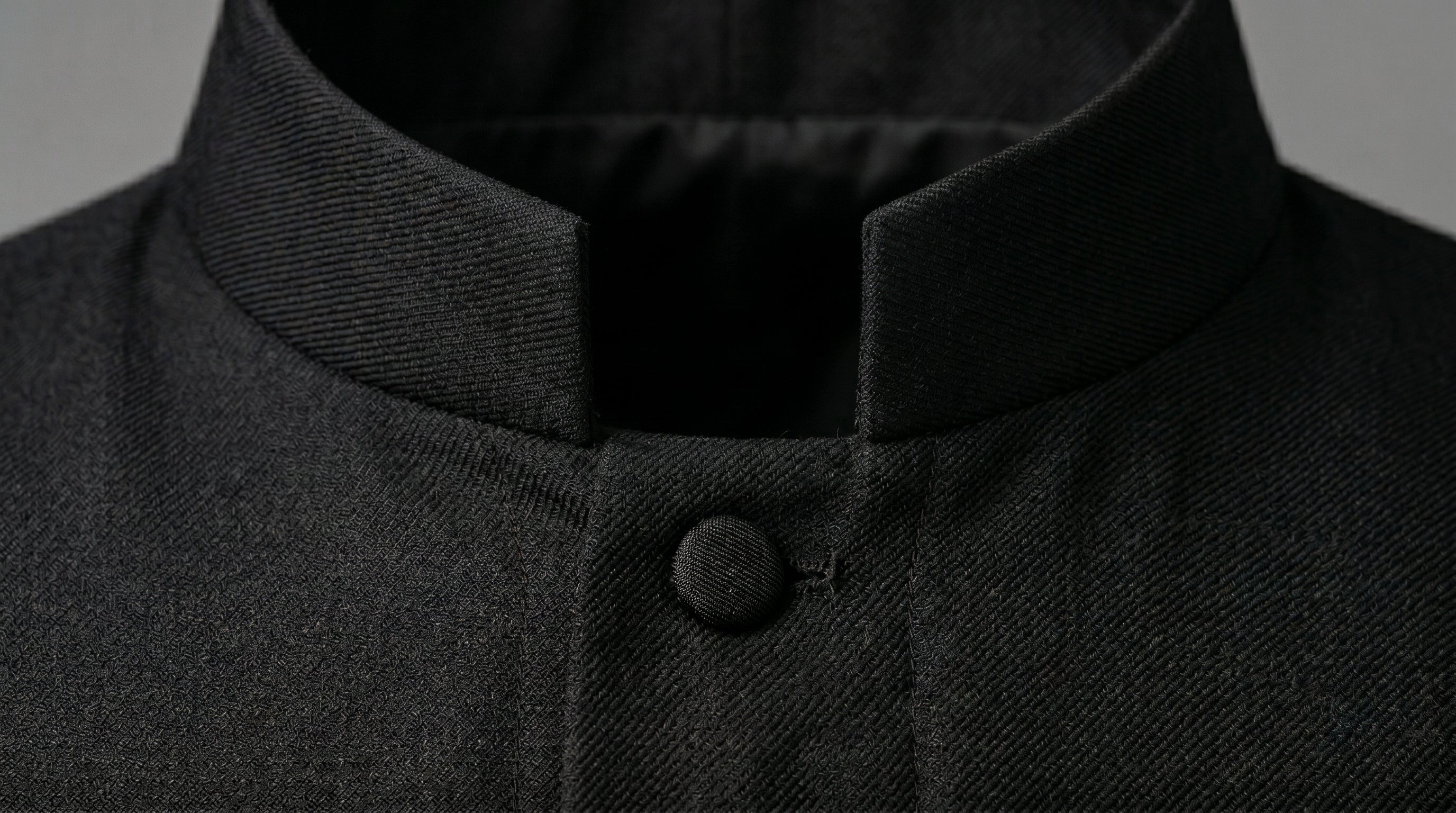 Gents Cassock: Single-Breasted