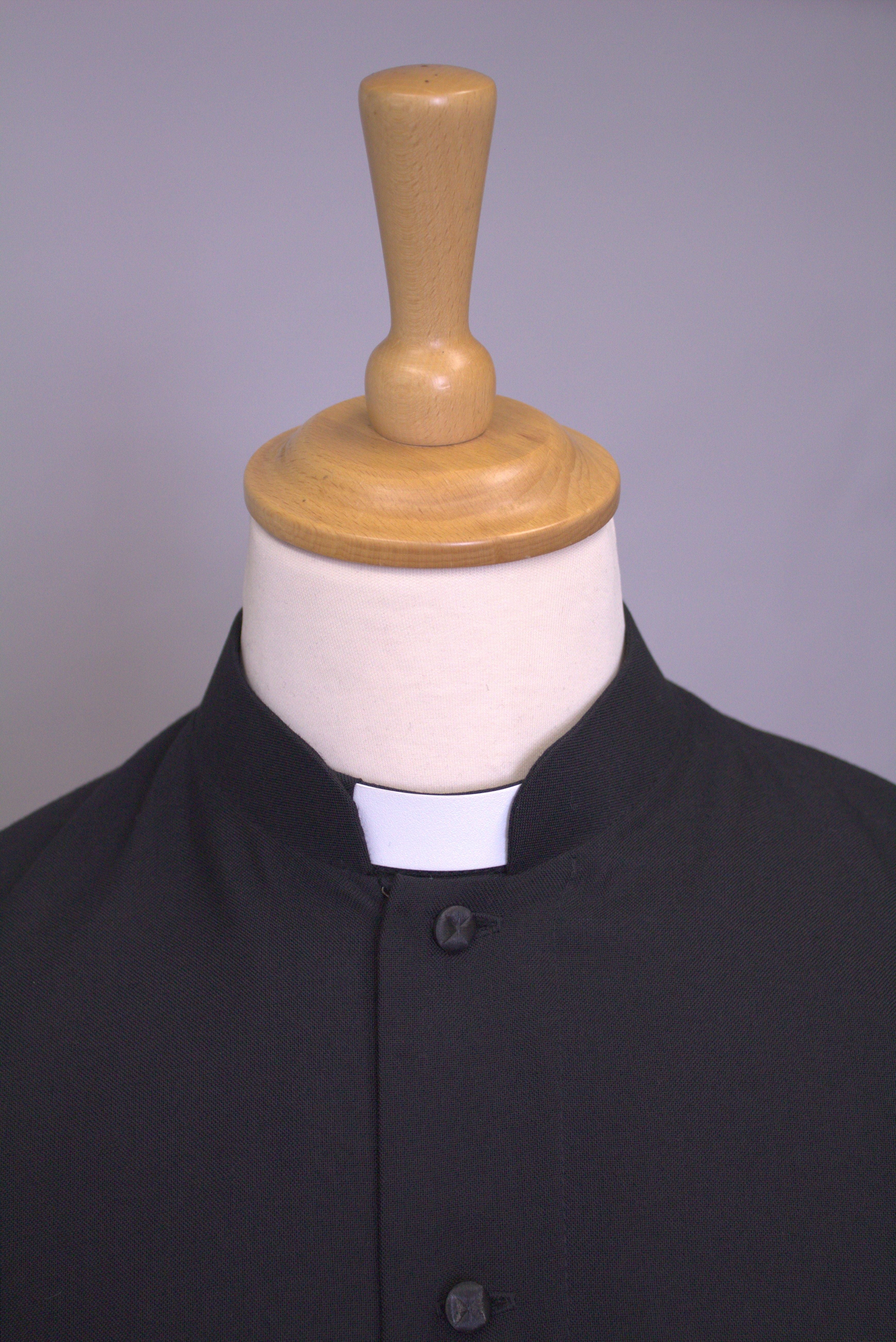 Ladies Cassock: Single-Breasted