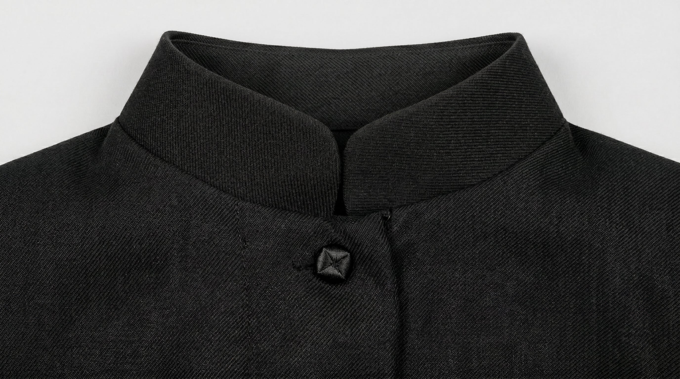 Gents Cassock: Single-Breasted