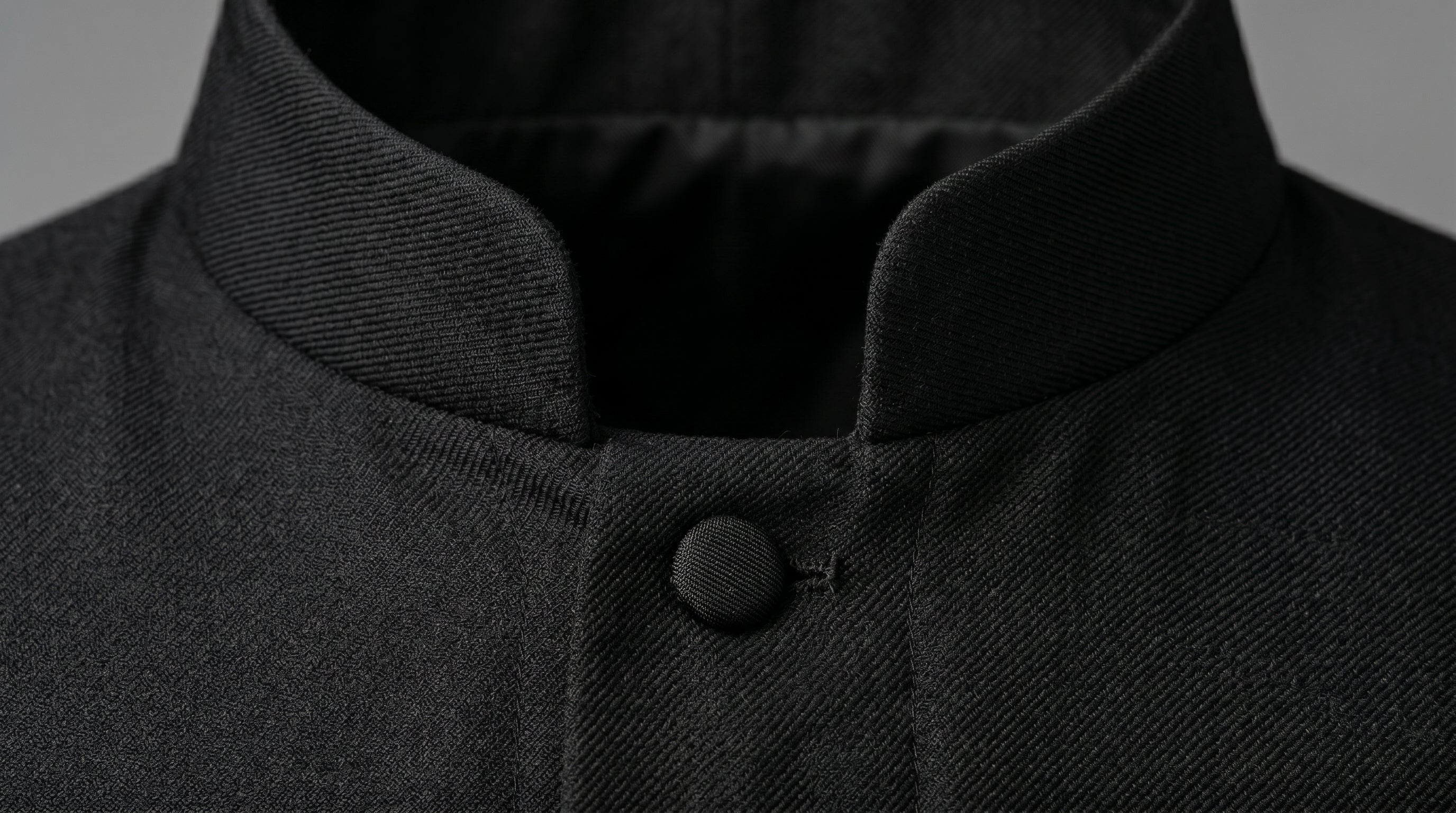 Gents Cassock: Single-Breasted